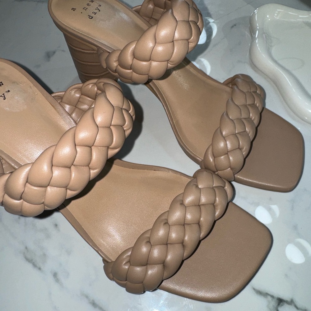Heels - Picture 2 of 7
